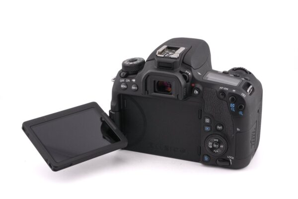 Canon EOS 77D - Image 6