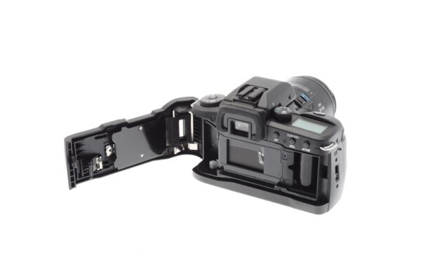 Minolta Dynax 60 Date + 28-85mm f3.5-4.5 AF Zoom - Image 6