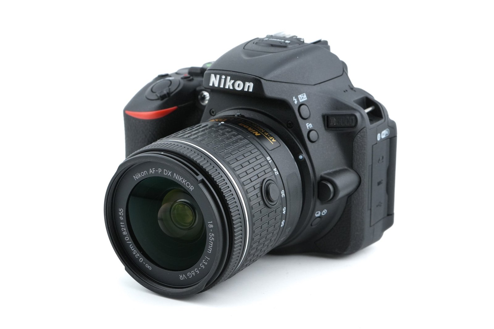 Nikon D5600 + 18-55mm f3.5-5.6 AF-P Nikkor G VR