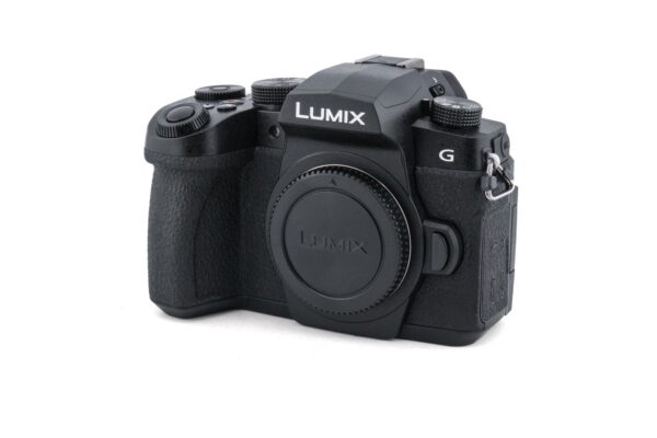 Panasonic Lumix DC-G90